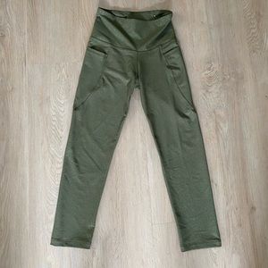 Old Navy Elevate Go Dry Legging